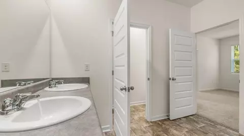 Bath - 8 Hampton Locust Grove Road, Hampton, GA 30228 photo 2 of 6