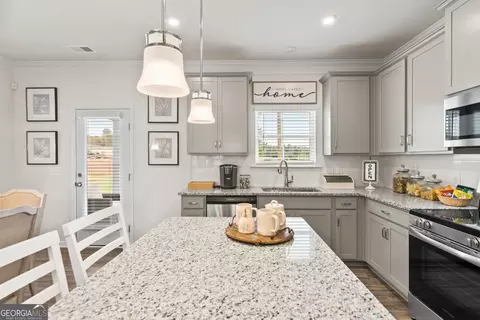 Kitchen - 228 Jagee Dr, Byron, GA 31008 photo 5 of 13