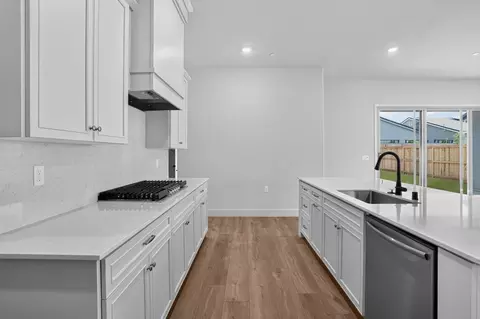 Kitchen - 2067 N Marion Ave, Clovis, CA 93619 photo 1 of 7