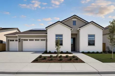 2067 N Marion Ave, Clovis, CA 93619