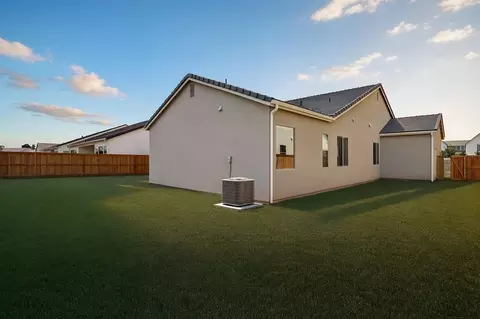 Exterior - 2067 N Marion Ave, Clovis, CA 93619 photo 2 of 5
