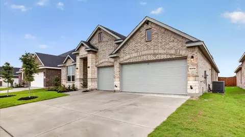 Exterior - 16828 Stack St, Justin, TX 76247 photo 4 of 6