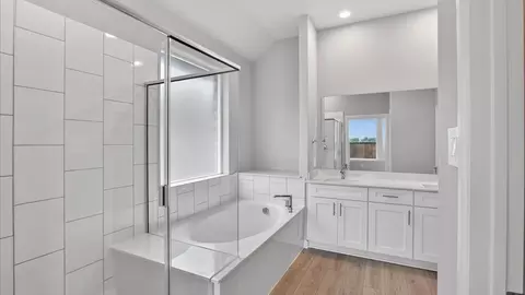 Bath - 16828 Stack St, Justin, TX 76247 photo 1 of 6