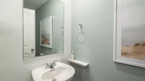 Bath - 851 Legacy St, Eugene, OR 97402 photo 2 of 4