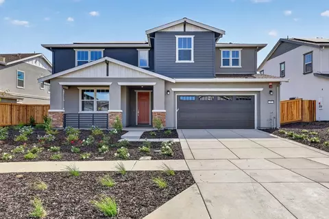 557 Royal National Rd, Vacaville, CA 95687