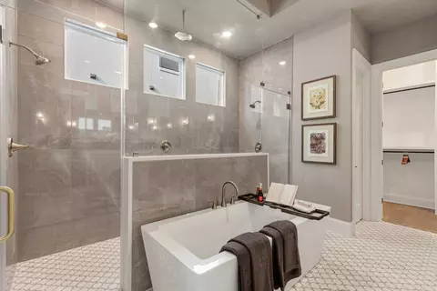 Bath - 2113 Tupelo Trl, Argyle, TX 76226 photo 4 of 6