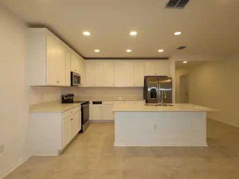 4524 Lake Fox Dr, Lakeland, FL 33810
