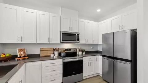 Kitchen - 2011 110th St Se B1, Everett, WA 98208 photo 3 of 4