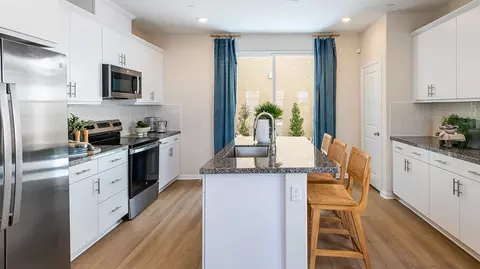 Kitchen - 1701 Lightning St, Rialto, CA 92376 photo 3 of 7