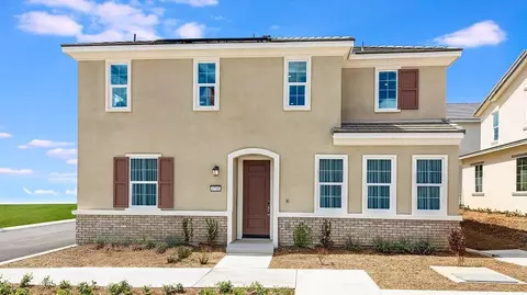 Exterior - 1701 Lightning St, Rialto, CA 92376 photo 2 of 6