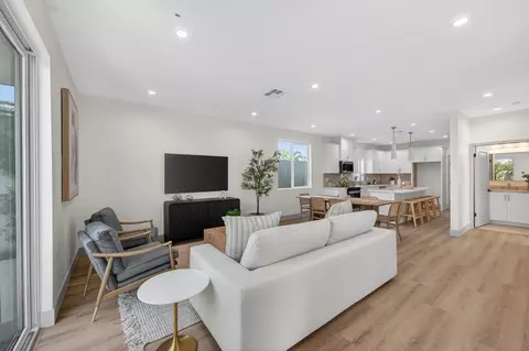 15538 Colorado Ave, Paramount, CA 90723