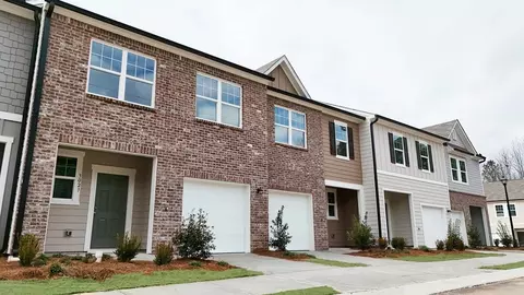 1027 Lucienne Blvd, Auburn, GA 30011