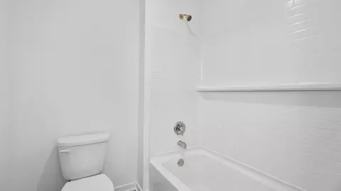 Bath - 446 Bricker St, Hebron, IN 46341 photo 3 of 6