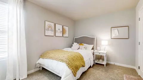 Bedroom - 7301 S 204th Ave, Gretna, NE 68028 photo 8 of 11