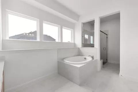 Bath - 2003 Euclid Dr, Rockwall, TX 75087 photo 2 of 2