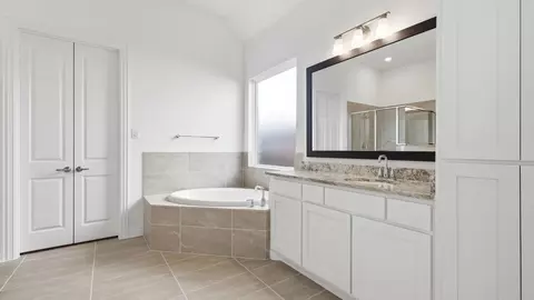 Bath - 461 Shadowfax Dr, Aledo, TX 76008 photo 5 of 8
