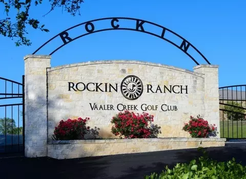 288 John Price Blvd, Blanco, TX 78606 photo 4