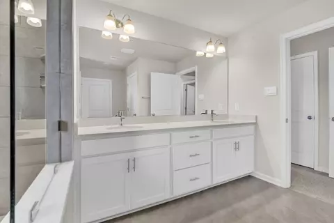 Bath - 813 Foundry St, Frederick, MD 21701 photo 4 of 12