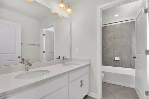 Bath - 813 Foundry St, Frederick, MD 21701 photo 1 of 12