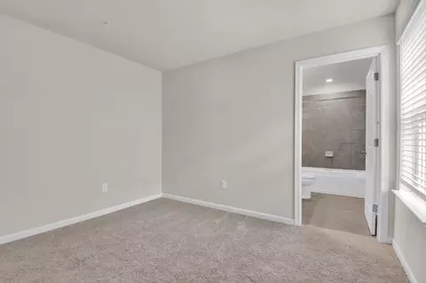 Bedroom - 813 Foundry St, Frederick, MD 21701 photo 4 of 11