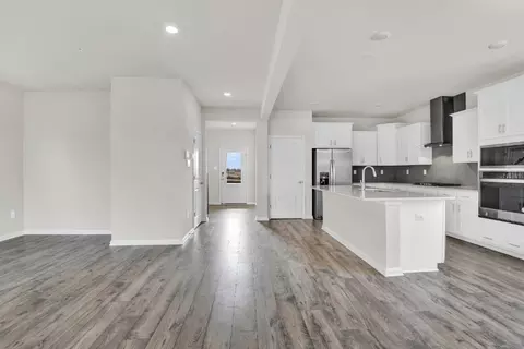 Entry Way - 813 Foundry St, Frederick, MD 21701 photo 3 of 5