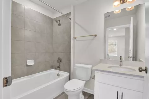 Bath - 813 Foundry St, Frederick, MD 21701 photo 5 of 12