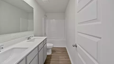 Bath - 8 Hampton Locust Grove Road, Hampton, GA 30228 photo 2 of 2