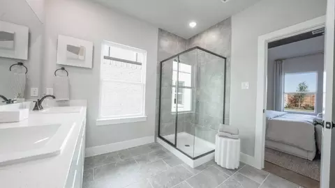Bath - 400 Arches Dr, Denton, TX 76210 photo 2 of 4