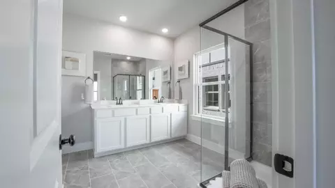 Bath - 400 Arches Dr, Denton, TX 76210 photo 1 of 4