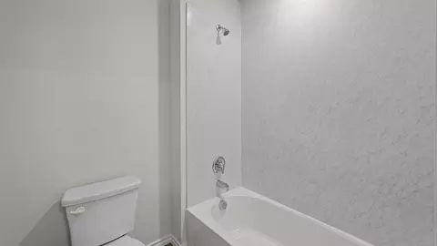 Bath - 107 Aston Way, Terrell, TX 75160 photo 2 of 4