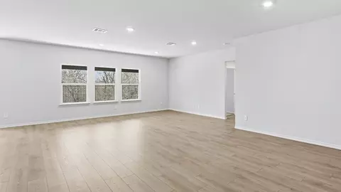 Living - 107 Aston Way, Terrell, TX 75160 photo 1 of 2