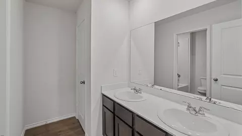 Bath - 107 Aston Way, Terrell, TX 75160 photo 1 of 4