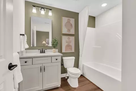 Bath - 14481 Devonport Dr, Carmel, IN 46033 photo 3 of 3