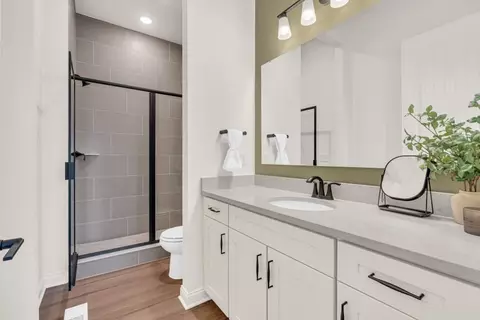 Bath - 14481 Devonport Dr, Carmel, IN 46033 photo 1 of 3