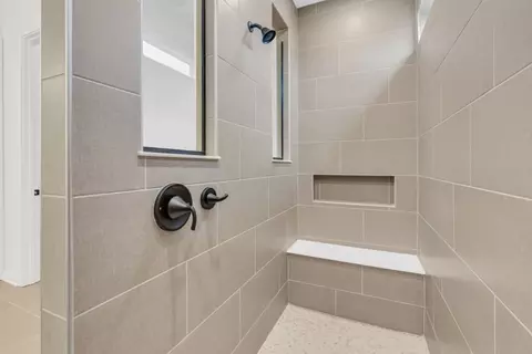 Bath - 14481 Devonport Dr, Carmel, IN 46033 photo 3 of 5