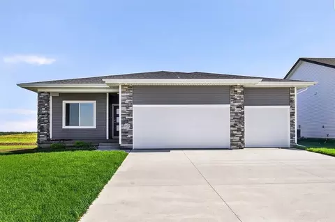 1530 Werthman Dr, Waukee, IA 50263