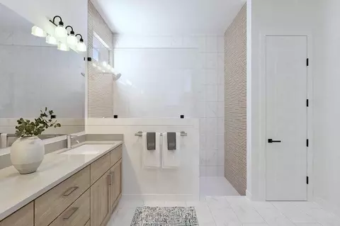 Bath - 132 Founders Grove Loop, Willis, TX 77318 photo 3 of 3
