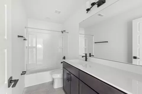 Bath - 1 Hazel Ct, Wright City, MO 63390 photo 14 of 29