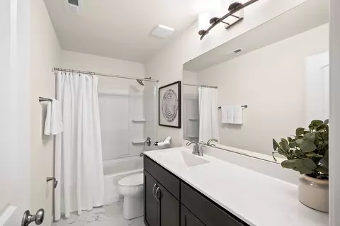 Bath - 1 Hazel Ct, Wright City, MO 63390 photo 5 of 29