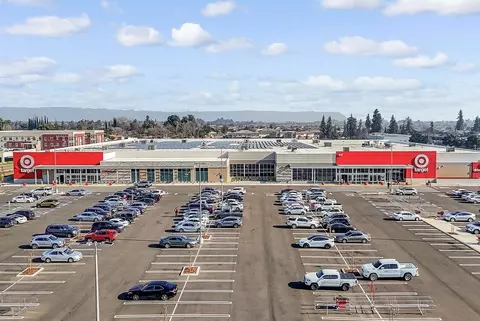 Exterior - 5928 E Alexander Ave, Fresno, CA 93727 photo 2 of 3