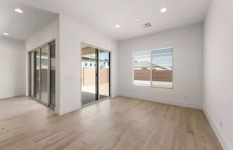 Living - 2433 W Nighthawk Way, Phoenix, AZ 85045 photo 2 of 7