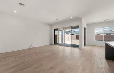 Living - 2433 W Nighthawk Way, Phoenix, AZ 85045 photo 3 of 7