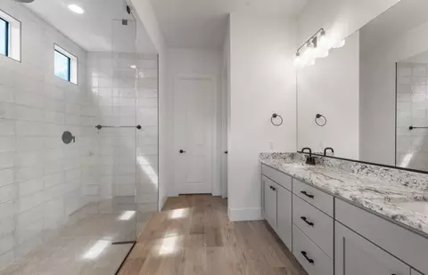 Bath - 2433 W Nighthawk Way, Phoenix, AZ 85045 photo 1 of 1