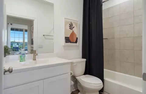 Bath - 612 Ruby Bend Ln, Montgomery, TX 77356 photo 1 of 6