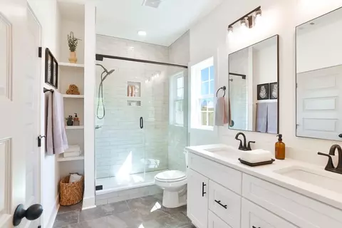 Bath - 100 Firefly Ln, Opelika, AL photo 2 of 3