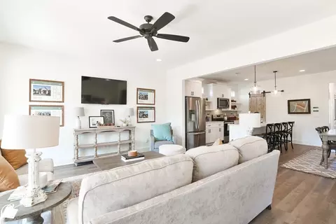 Living - 100 Firefly Ln, Opelika, AL photo 3 of 4
