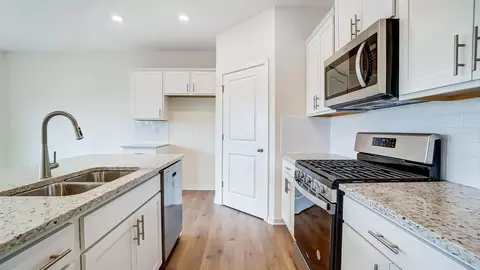 Kitchen - 403 Madison Way, Plain City, OH 43064 photo 2 of 10