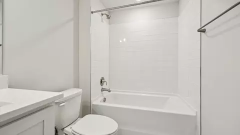 Bath - 105 Trellis View Ln, Winchester, VA 22602 photo 5 of 6