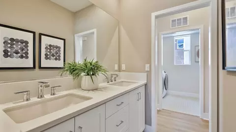 Bath - 27402 Hackberry Pl, Valencia, CA 91381 photo 4 of 9
