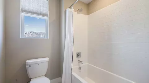 Bath - 27402 Hackberry Pl, Valencia, CA 91381 photo 5 of 9